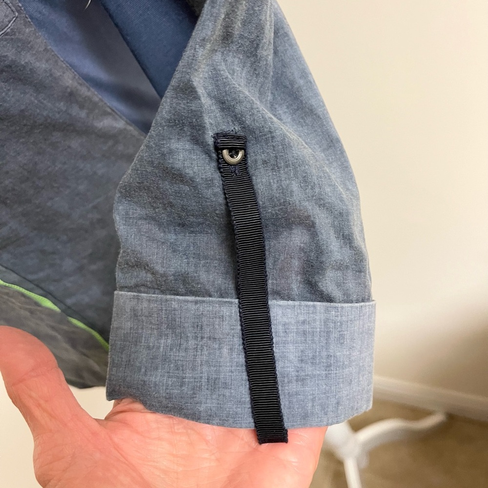 Classy Elie Tahari Stretch Button Down With Lime … - image 7